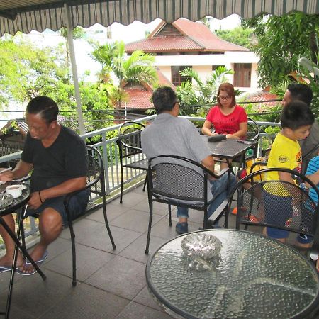 Bamboo Inn Hotel & Cafe Cakarta Dış mekan fotoğraf