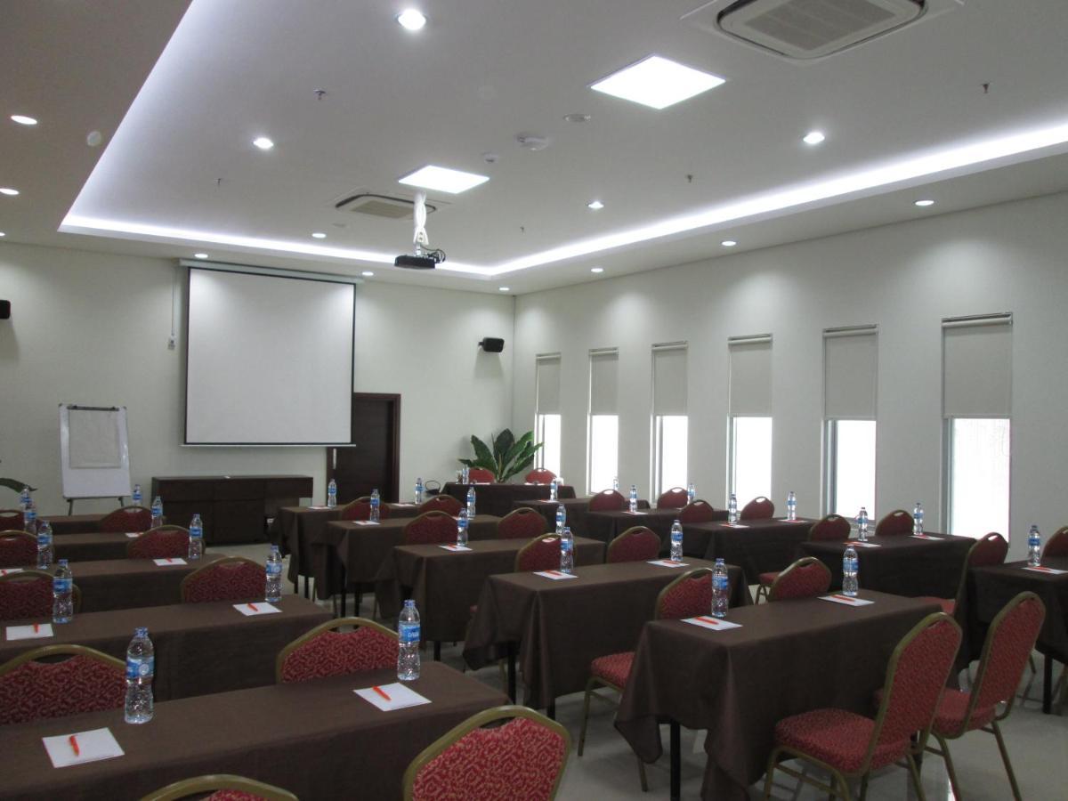 Bamboo Inn Hotel & Cafe Cakarta Dış mekan fotoğraf