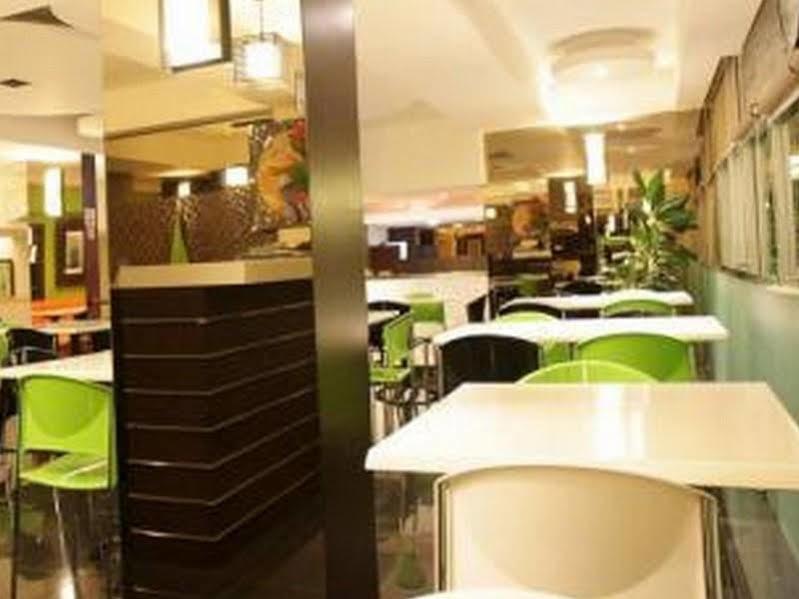 Bamboo Inn Hotel & Cafe Cakarta Dış mekan fotoğraf